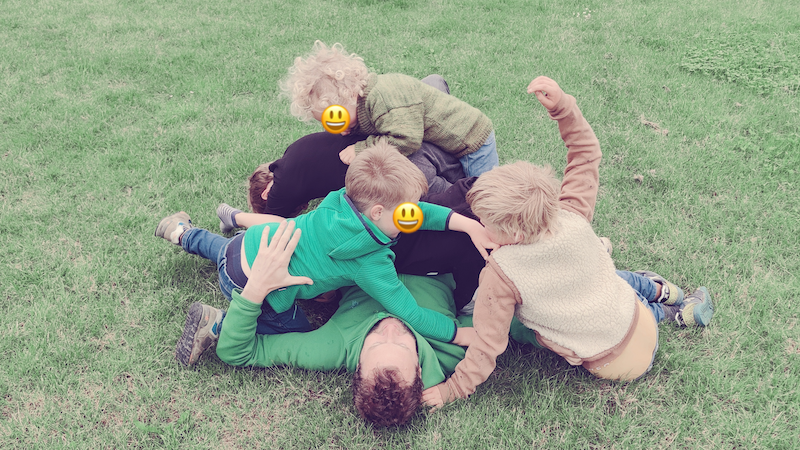 Stoeien met je zoon